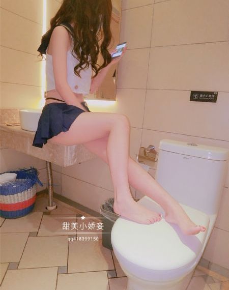 男人狂揉吃奶胸视频