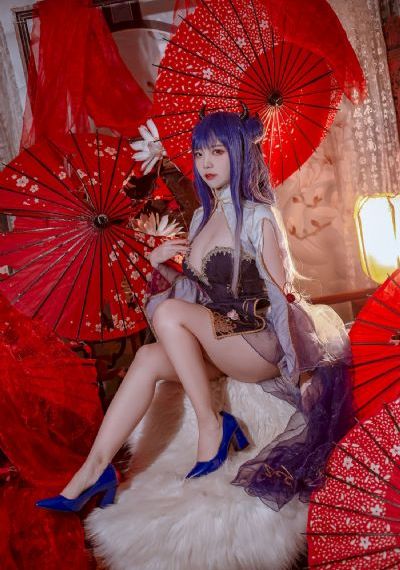 老师美女被吸乳得到大胸动漫