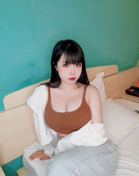 与女老板上司出差bd在线播