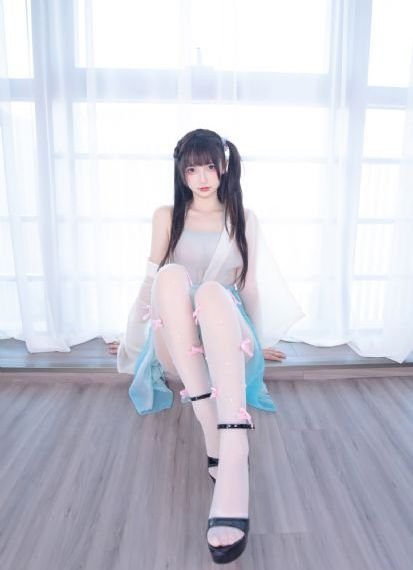 大胸年轻继拇电影