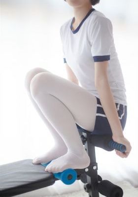天降女子从2楼掉下了未修剪